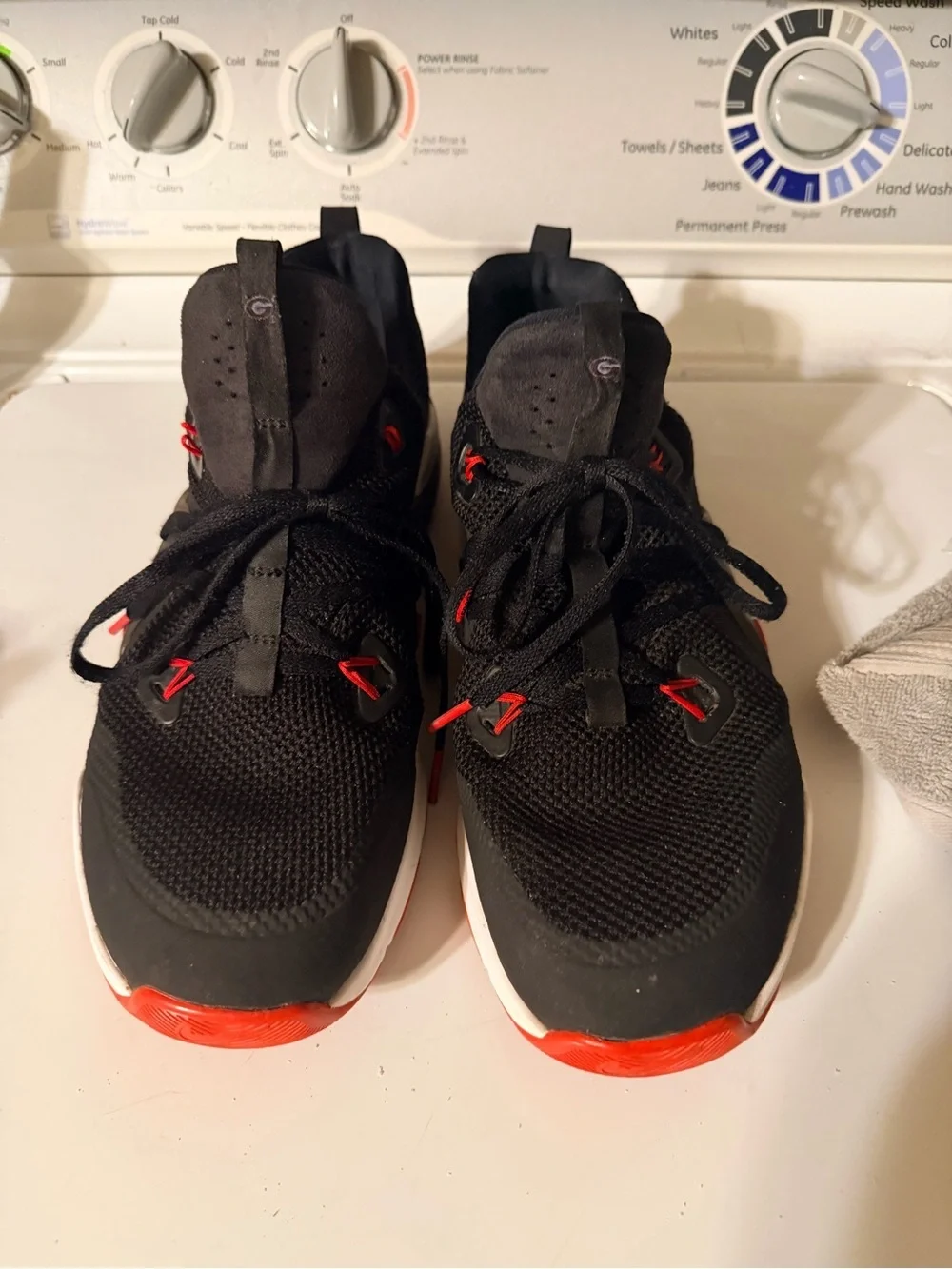Nike Zoom Evidence Georgia Bulldogs Basketball Shoes Black Red Men’s Size 11.5